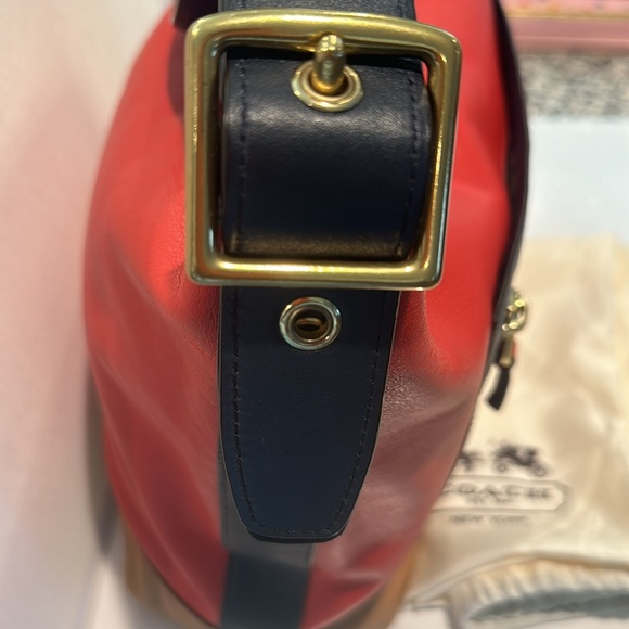 NWOT COACH Leather Colorblock Bleecker Bucket Crossbody/Shoulder Duffle Bag. - Picture 4 of 16